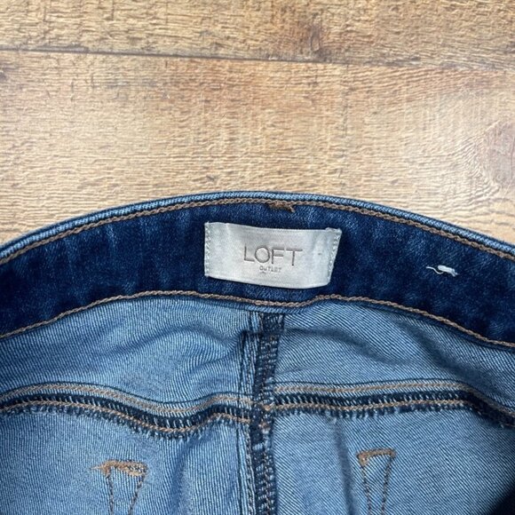 LOFT Med Blue Curvy Skinny Jeans size 2 - Picture 4 of 5